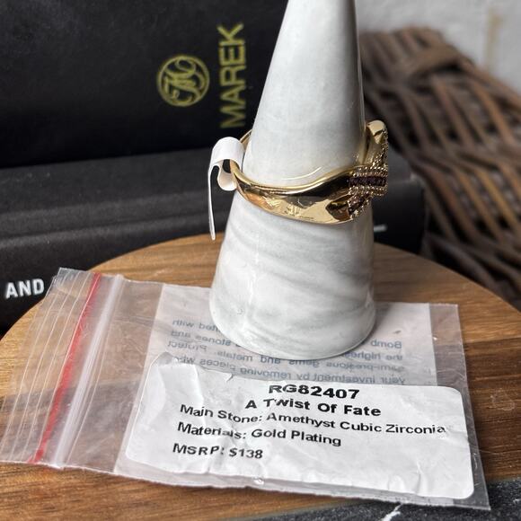 Bomb Party February 2025 RG82407 “A Twist Of Fate” Amethyst Yellow Gold Size 11 - Picture 4 of 5